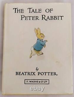 1980s Vintage Beatrix Potter Peter Rabbit Bookshelf with Collection of 23 Books