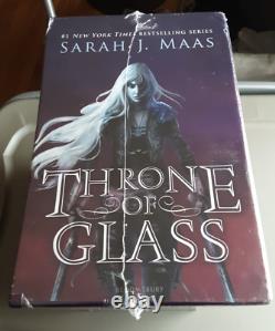 THRONE OF GLASS HARDCOVER BOX SET With POSTER BY SARAH J MAAS